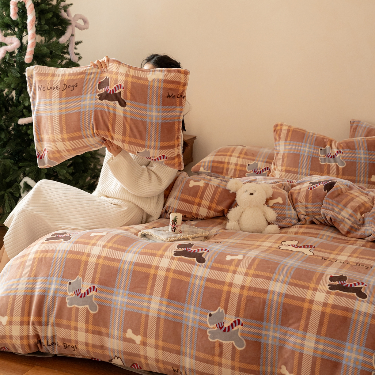 91家纺网 家纺一手货源 找家纺 时光里 2025新款230克印花牛奶绒系列四件套 汪汪巾