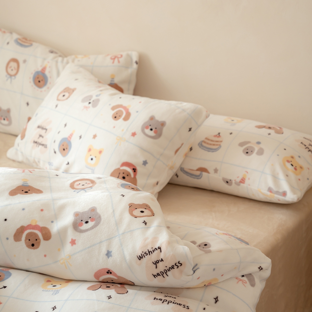 91家纺网 家纺一手货源 找家纺 时光里 2025新款230克印花牛奶绒系列四件套 汪汪小队