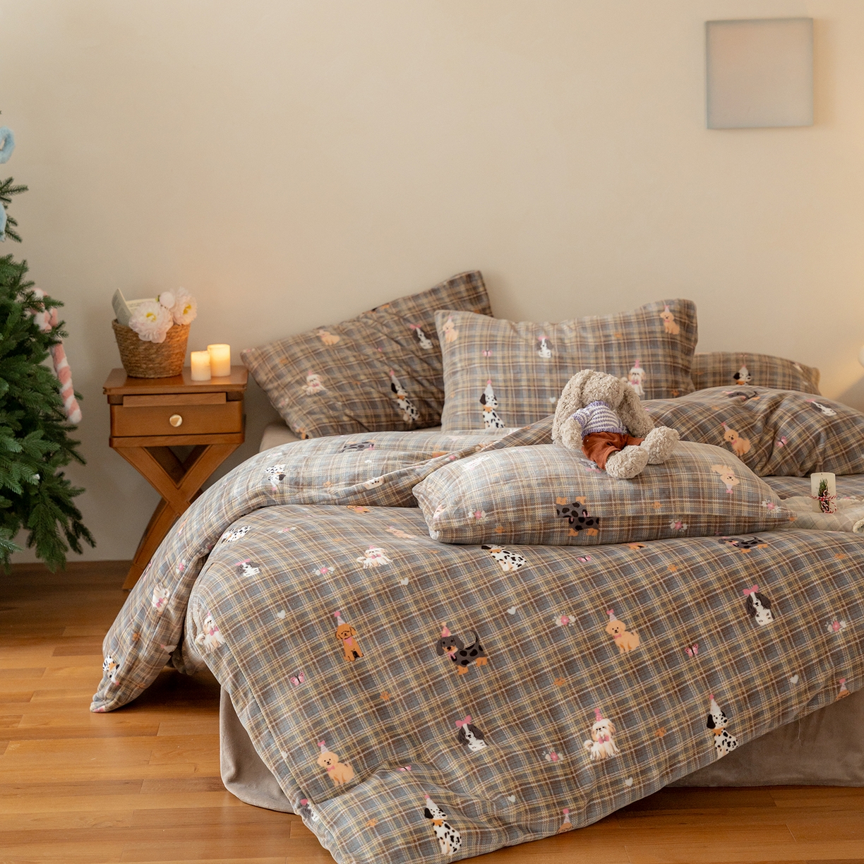 91家纺网 家纺一手货源 找家纺 时光里 2025新款230克印花牛奶绒系列四件套 小犬帽