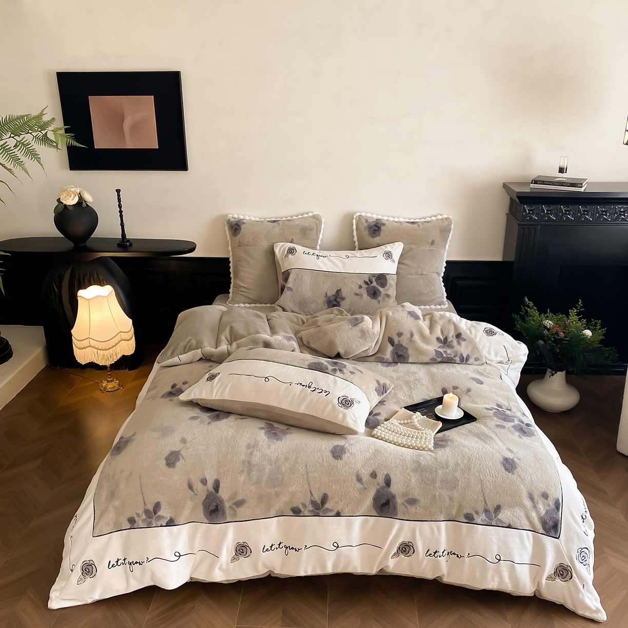 91家纺网 家纺一手货源 找家纺 （总）星野 2025新款兔毛绒牛奶绒刺绣拼接四件套-墨韵风华（商家控价券后：338/358）