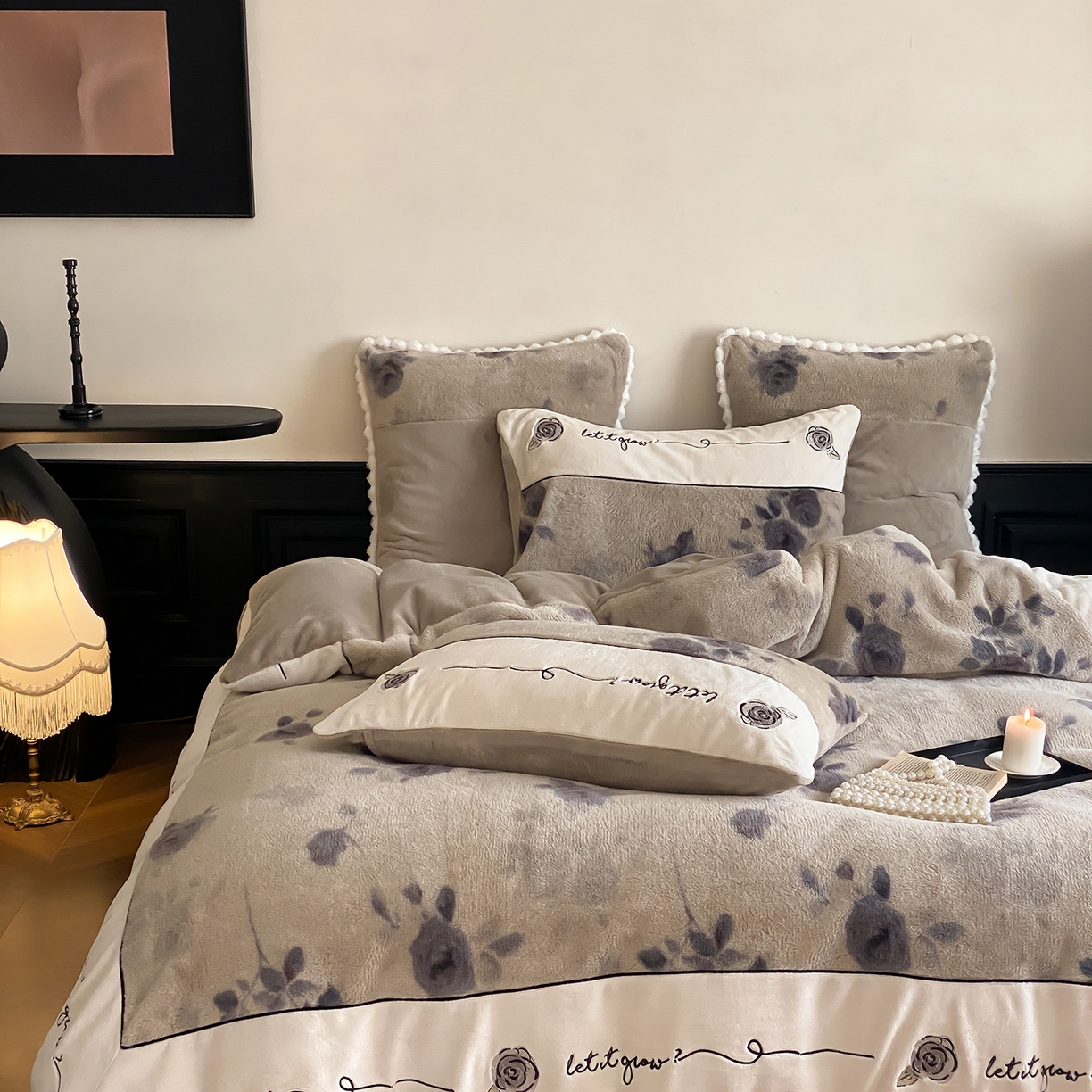 91家纺网 家纺一手货源 找家纺 （总）星野 2025新款兔毛绒牛奶绒刺绣拼接四件套-墨韵风华（商家控价券后：338/358）