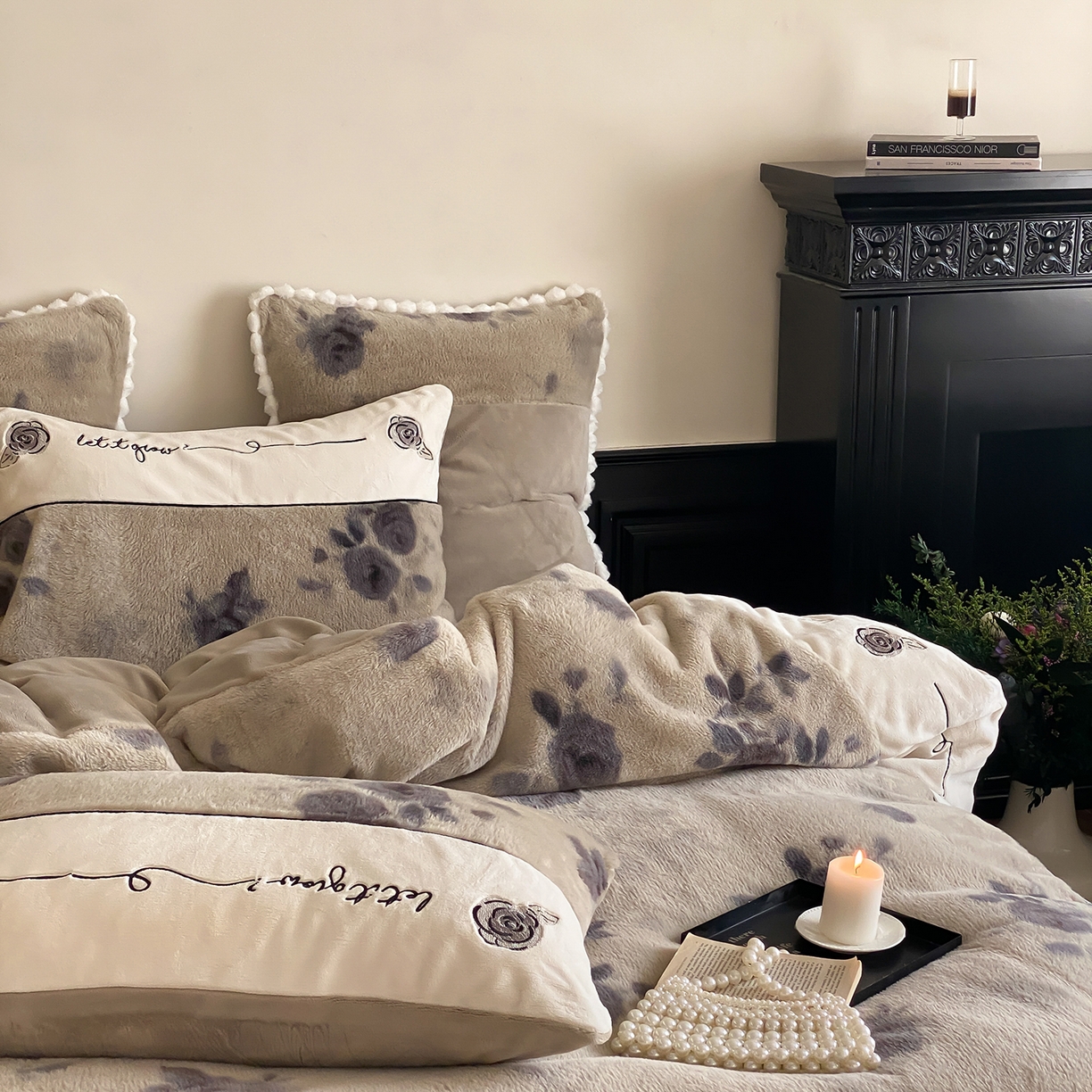 91家纺网 家纺一手货源 找家纺 （总）星野 2025新款兔毛绒牛奶绒刺绣拼接四件套-墨韵风华（商家控价券后：338/358）