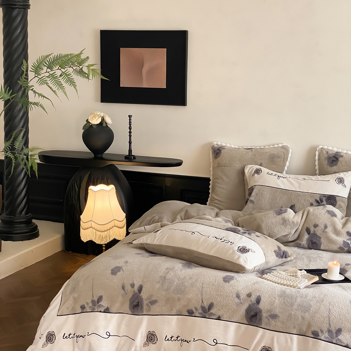 91家纺网 家纺一手货源 找家纺 （总）星野 2025新款兔毛绒牛奶绒刺绣拼接四件套-墨韵风华（商家控价券后：338/358）