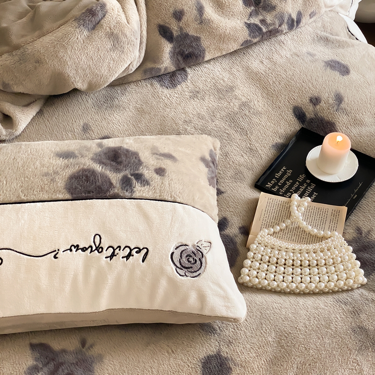 91家纺网 家纺一手货源 找家纺 （总）星野 2025新款兔毛绒牛奶绒刺绣拼接四件套-墨韵风华（商家控价券后：338/358）