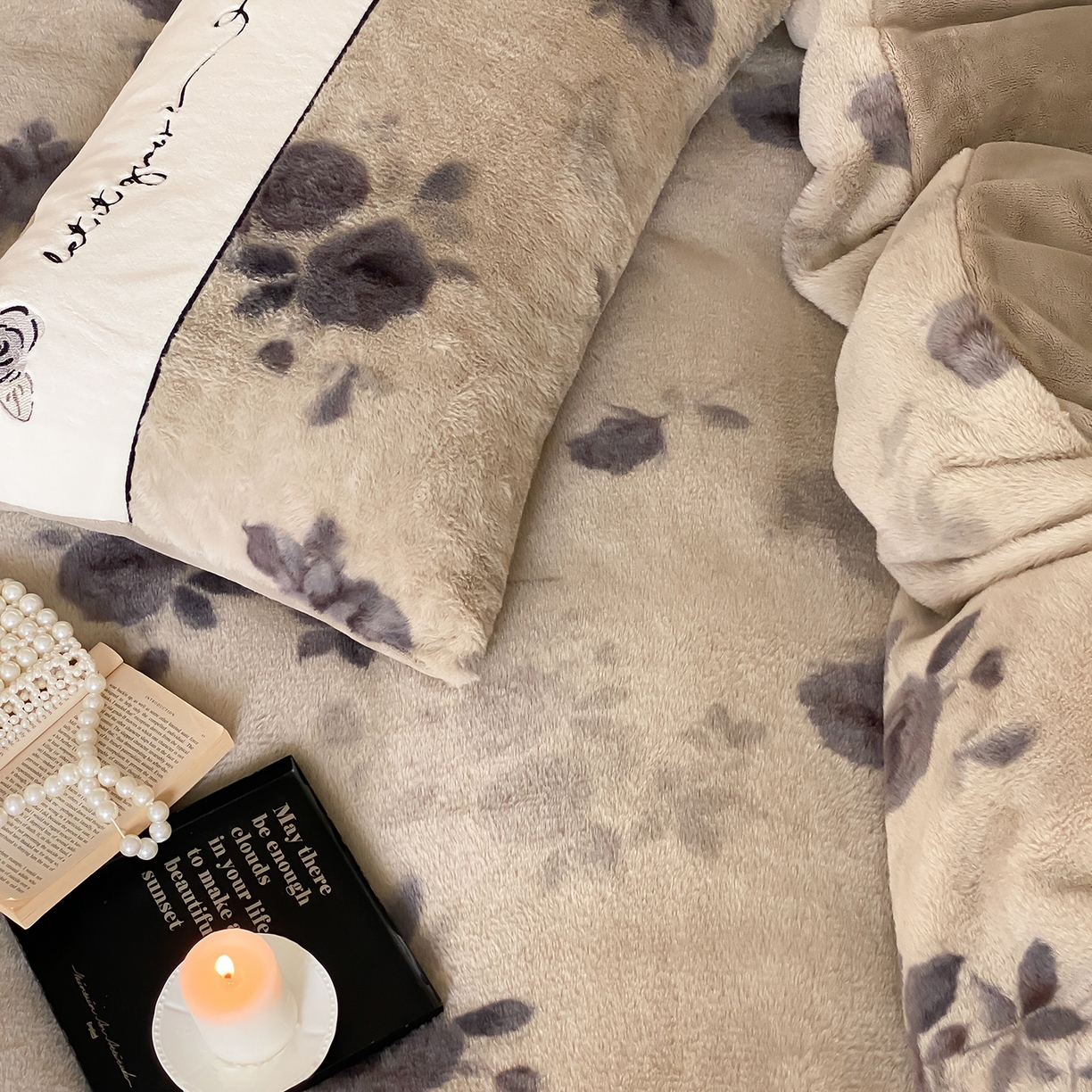 91家纺网 家纺一手货源 找家纺 （总）星野 2025新款兔毛绒牛奶绒刺绣拼接四件套-墨韵风华（商家控价券后：338/358）