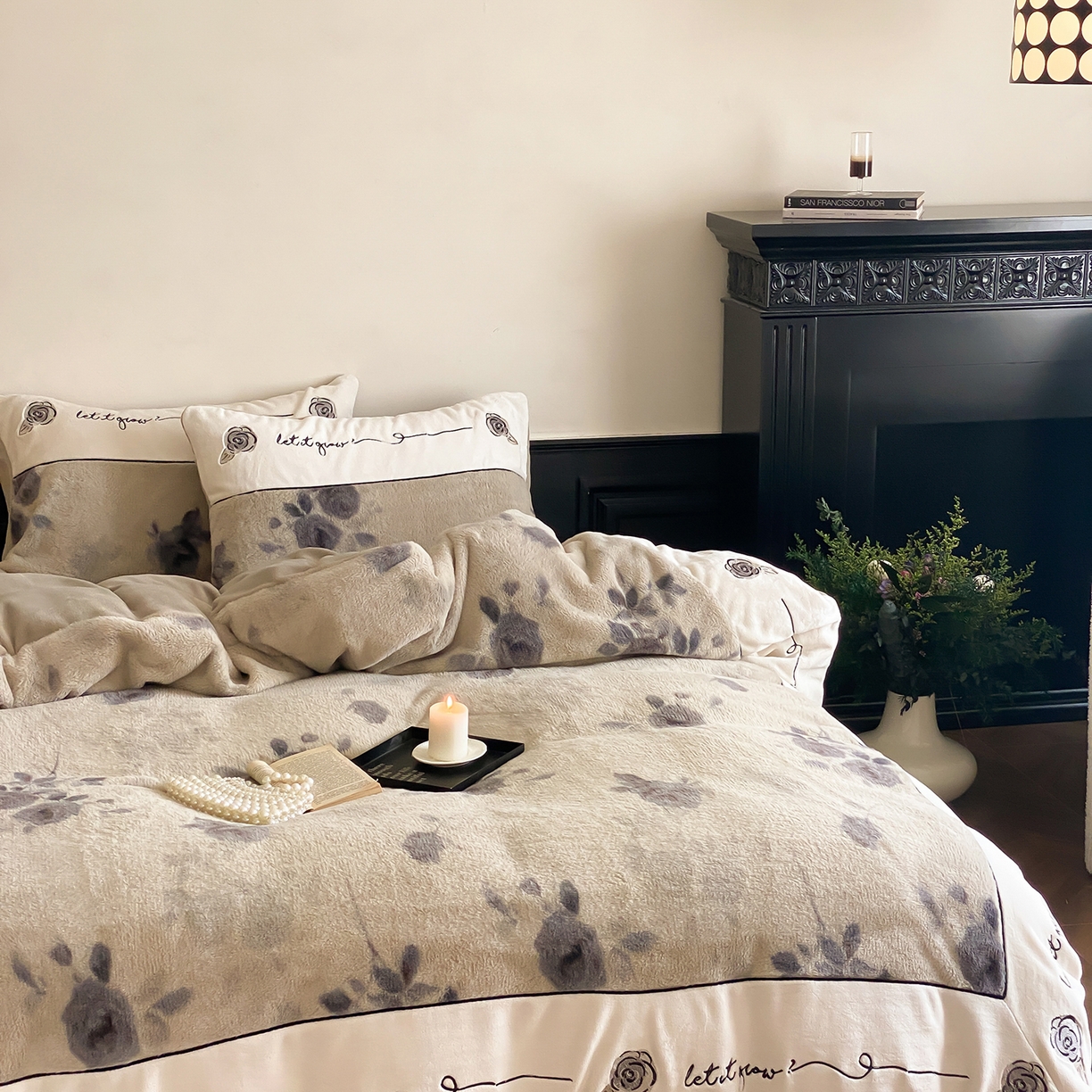 91家纺网 家纺一手货源 找家纺 （总）星野 2025新款兔毛绒牛奶绒刺绣拼接四件套-墨韵风华（商家控价券后：338/358）