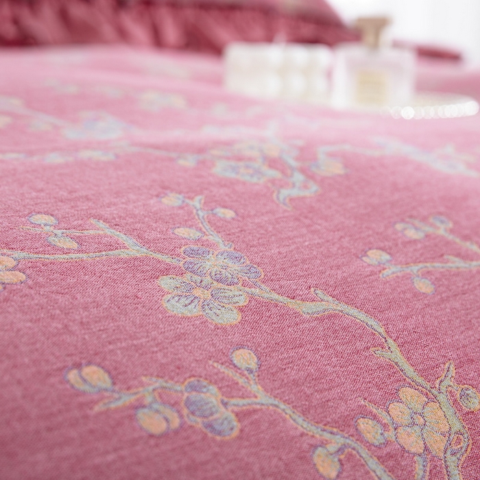 91家纺网 家纺一手货源 找家纺 鲁爱家纺供货 2025新款韩版色织提花四件套 梅醉春秋-粉