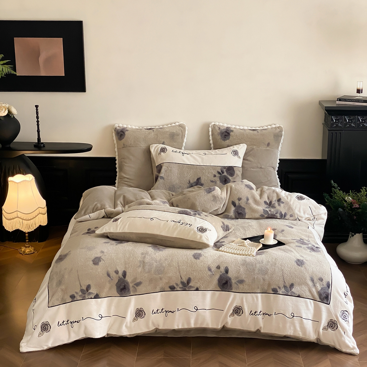 91家纺网 家纺一手货源 找家纺 （总）星野 2025新款兔毛绒牛奶绒刺绣拼接四件套-墨韵风华（商家控价券后：338/358）