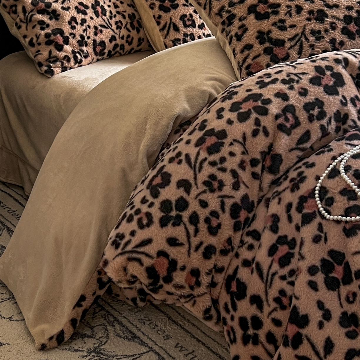 91家纺网 家纺一手货源 找家纺 （总）满座家居 2025新款高克重兔毛绒保暖印花四件套