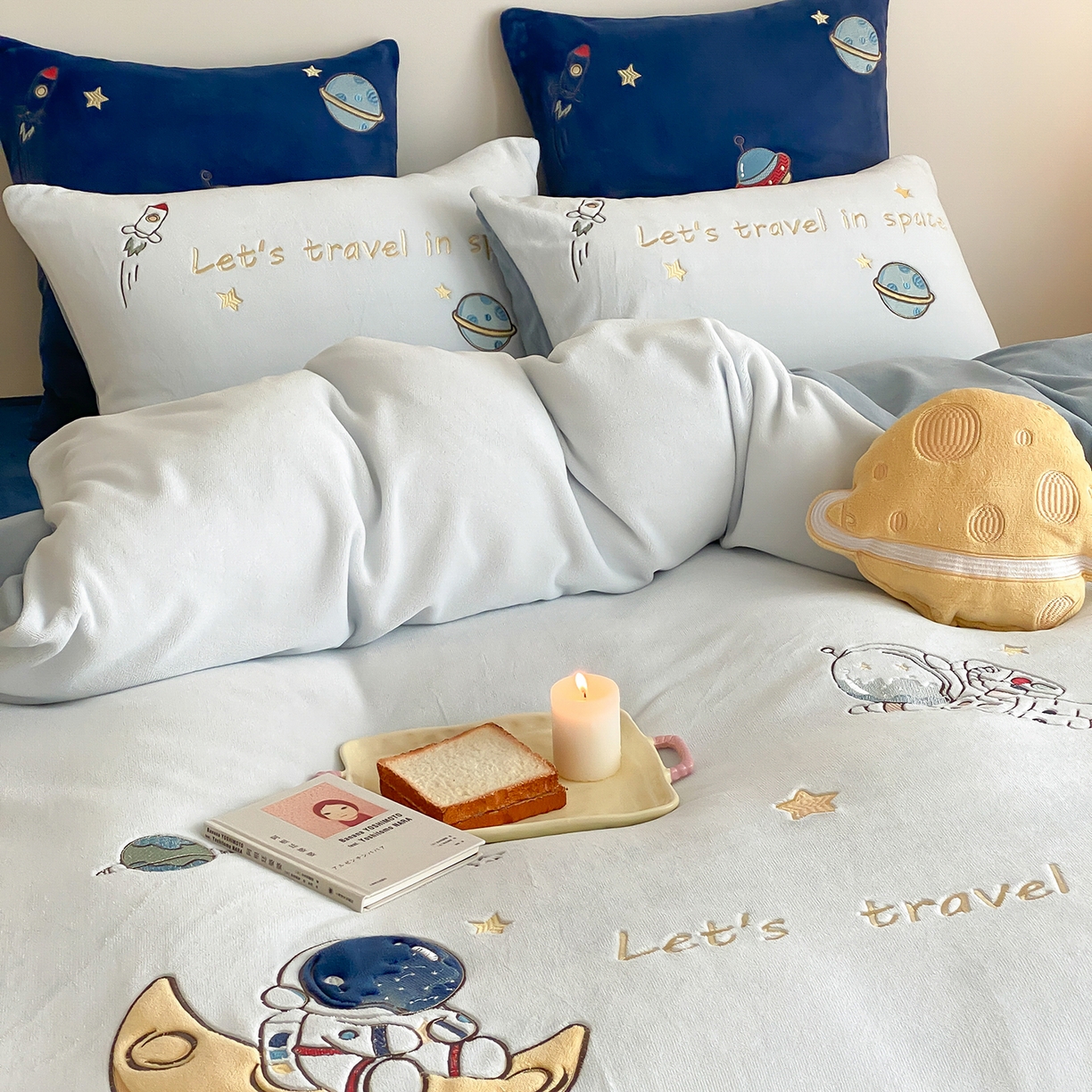 91家纺网 家纺一手货源 找家纺 （总）星野 2025新款高克重牛奶绒贴布绣刺绣四件套-星际探索（商家控价券后：308/338/358）