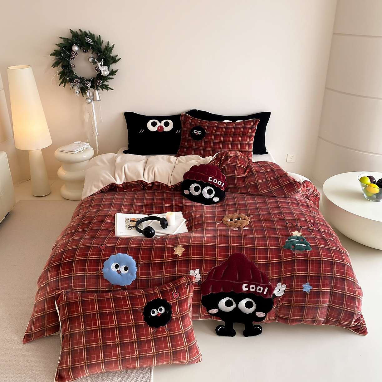 91家纺网 家纺一手货源 找家纺 （总）星野 2025新款高克重牛奶绒贴布绣刺绣四件套-黑巧豆（商家控价券后：298/328/348）