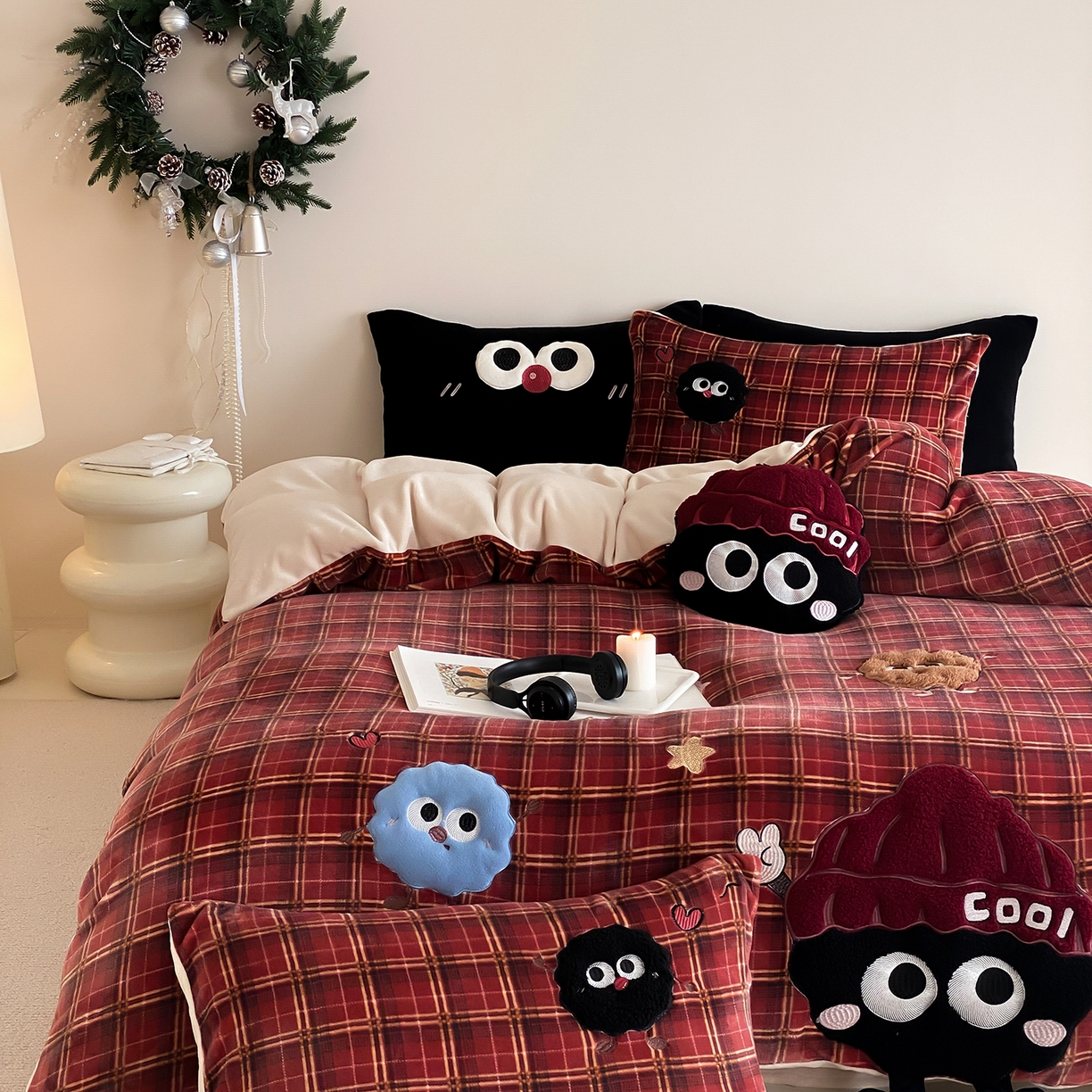 91家纺网 家纺一手货源 找家纺 （总）星野 2025新款高克重牛奶绒贴布绣刺绣四件套-黑巧豆（商家控价券后：298/328/348）