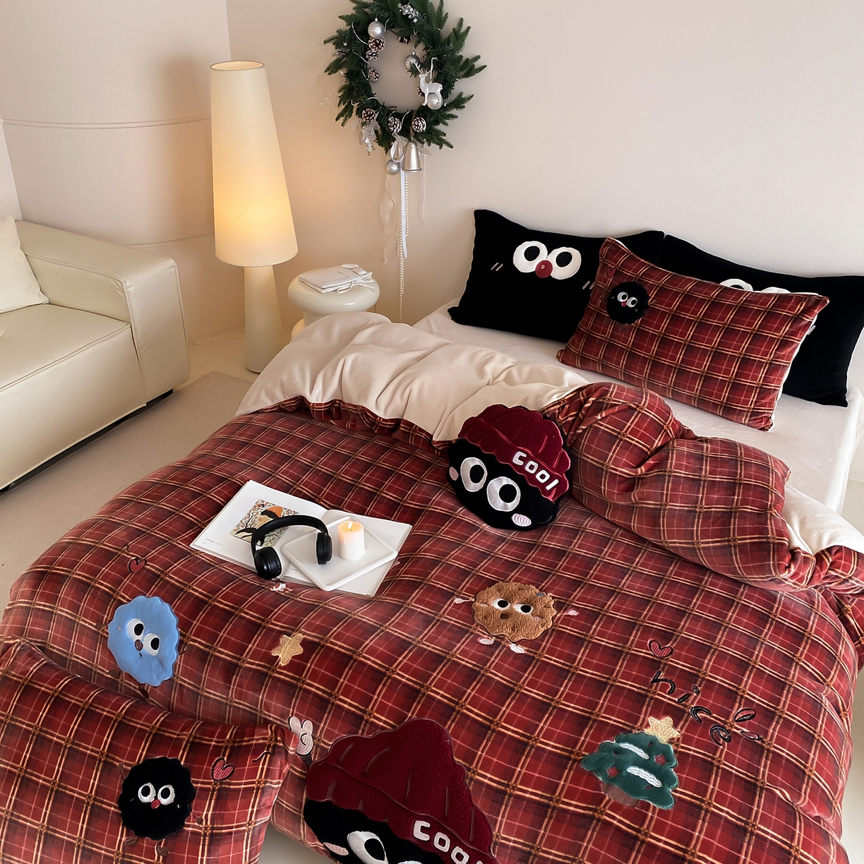 91家纺网 家纺一手货源 找家纺 （总）星野 2025新款高克重牛奶绒贴布绣刺绣四件套-黑巧豆（商家控价券后：298/328/348）