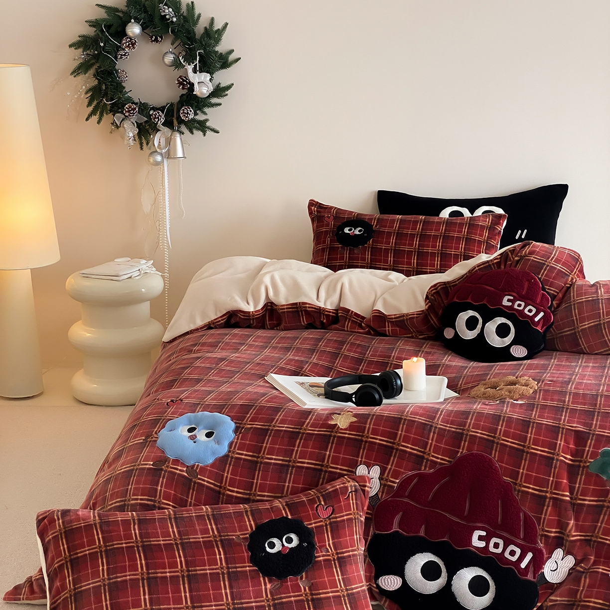 91家纺网 家纺一手货源 找家纺 （总）星野 2025新款高克重牛奶绒贴布绣刺绣四件套-黑巧豆（商家控价券后：298/328/348）