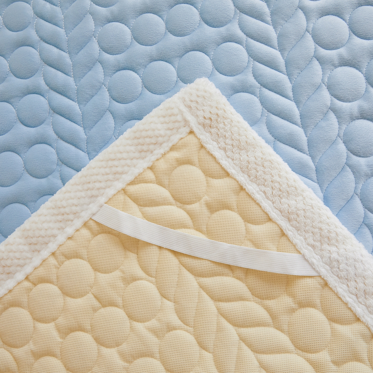 91家纺网 家纺一手货源 找家纺 希廷顿 2025新款保暖水晶绒宿舍床护垫 天空蓝