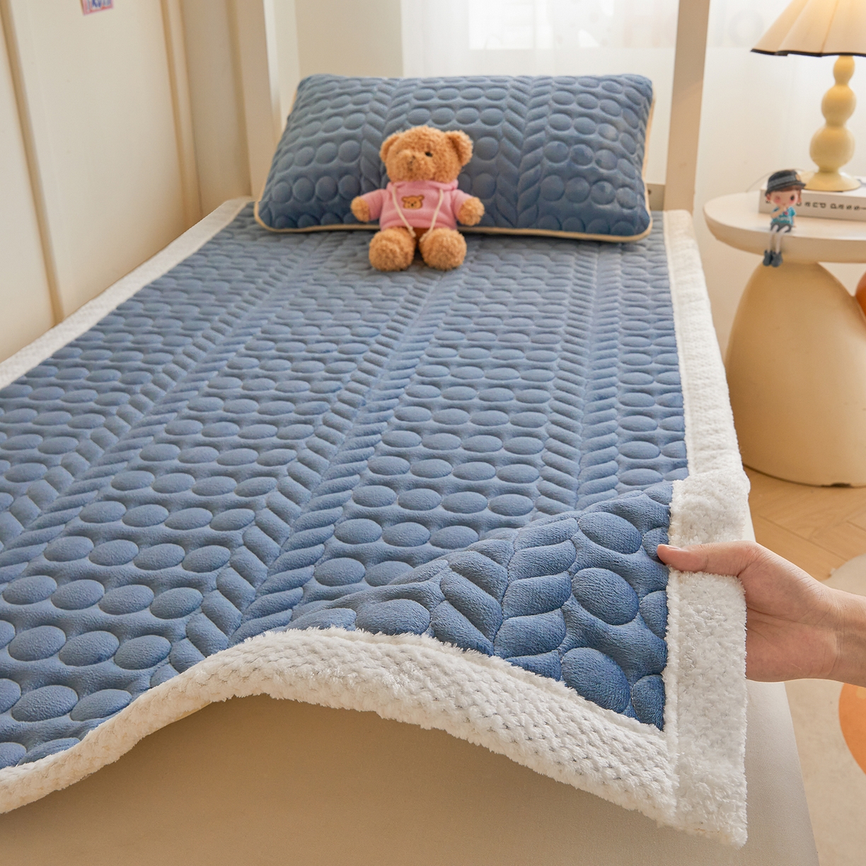 91家纺网 家纺一手货源 找家纺 （总）希廷顿 2025新款保暖水晶绒宿舍床护垫