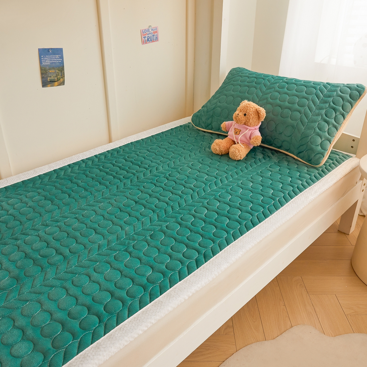 91家纺网 家纺一手货源 找家纺 希廷顿 2025新款保暖水晶绒宿舍床护垫 墨绿色