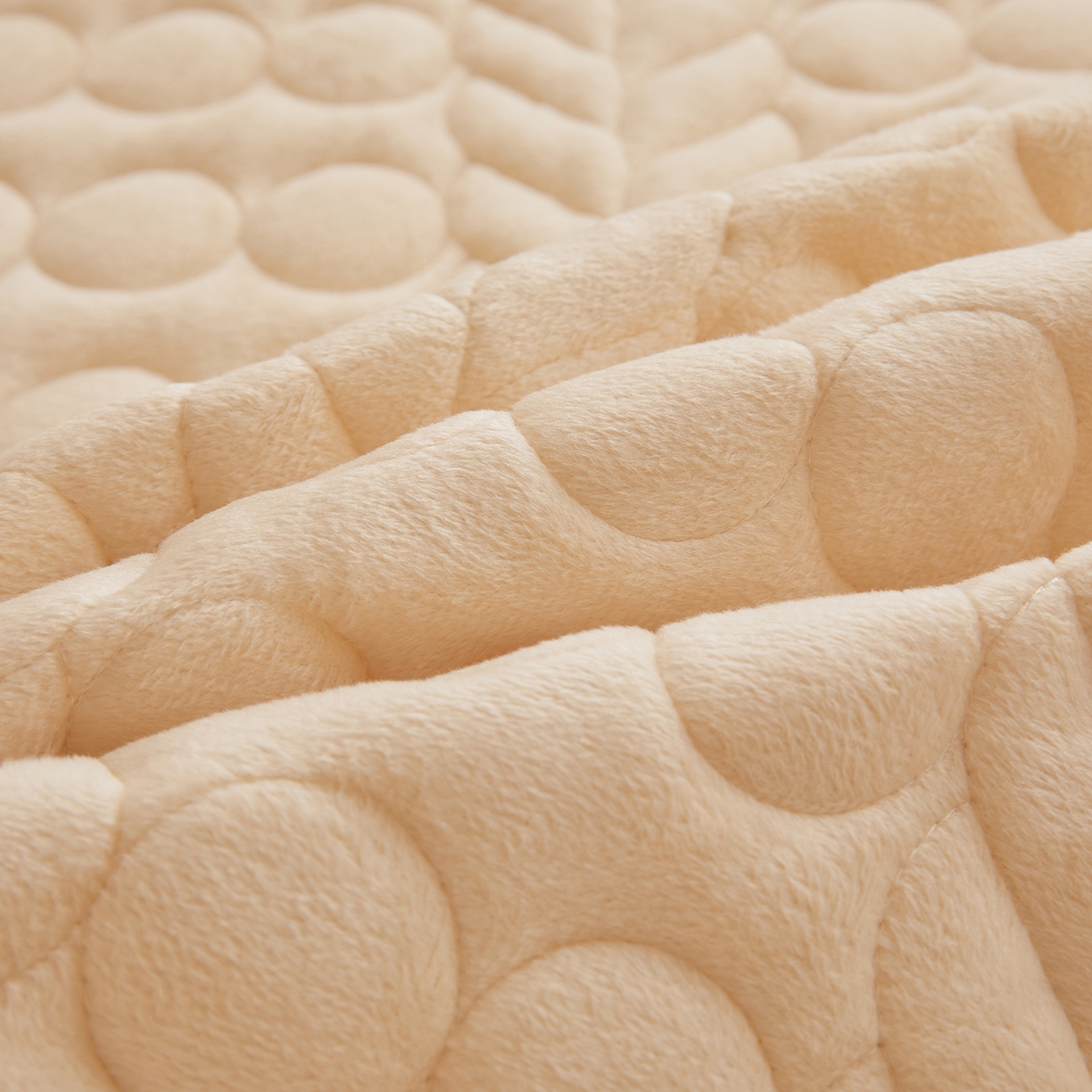 91家纺网 家纺一手货源 找家纺 希廷顿 2025新款保暖水晶绒宿舍床护垫 奶咖色