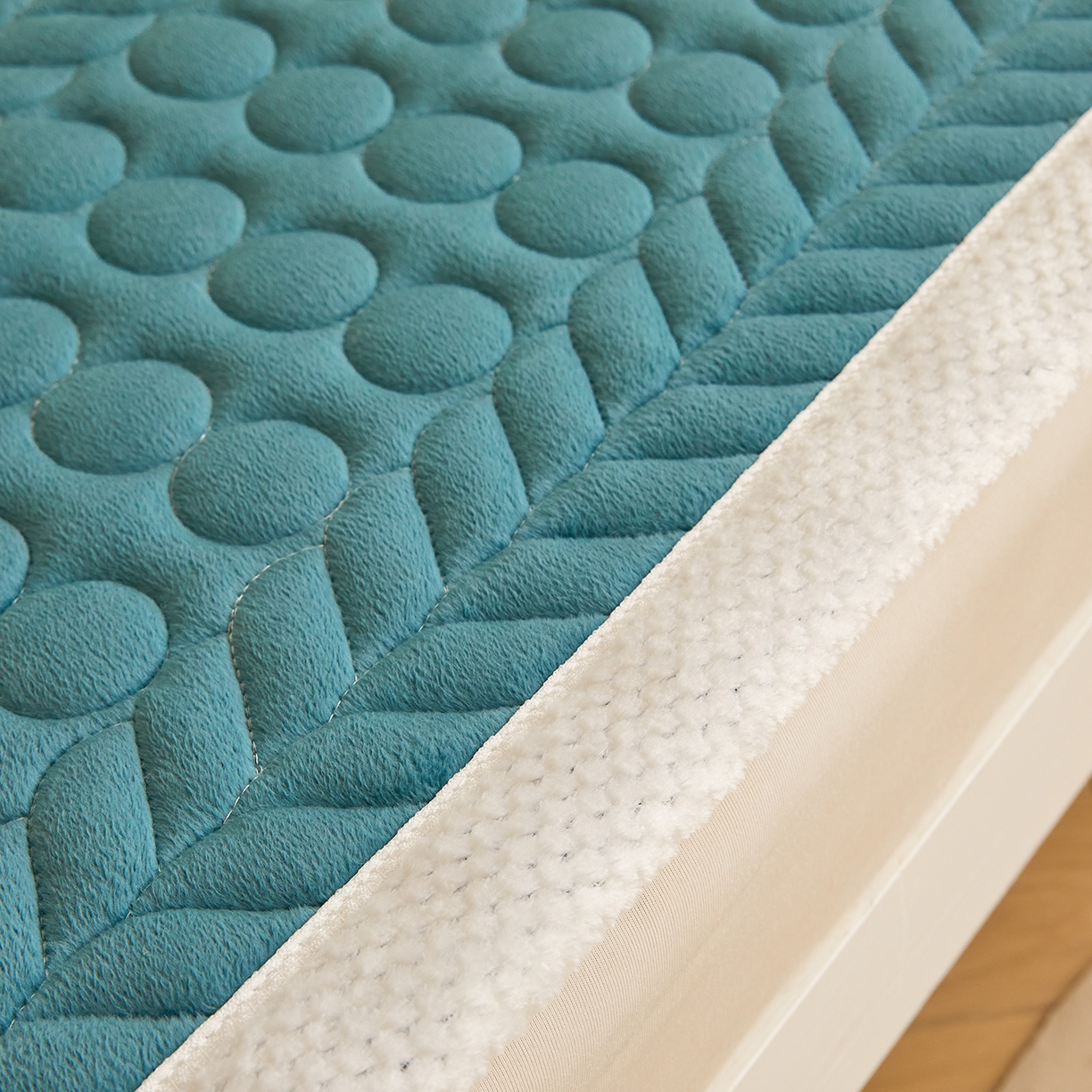 91家纺网 家纺一手货源 找家纺 希廷顿 2025新款保暖水晶绒宿舍床护垫 藏青色