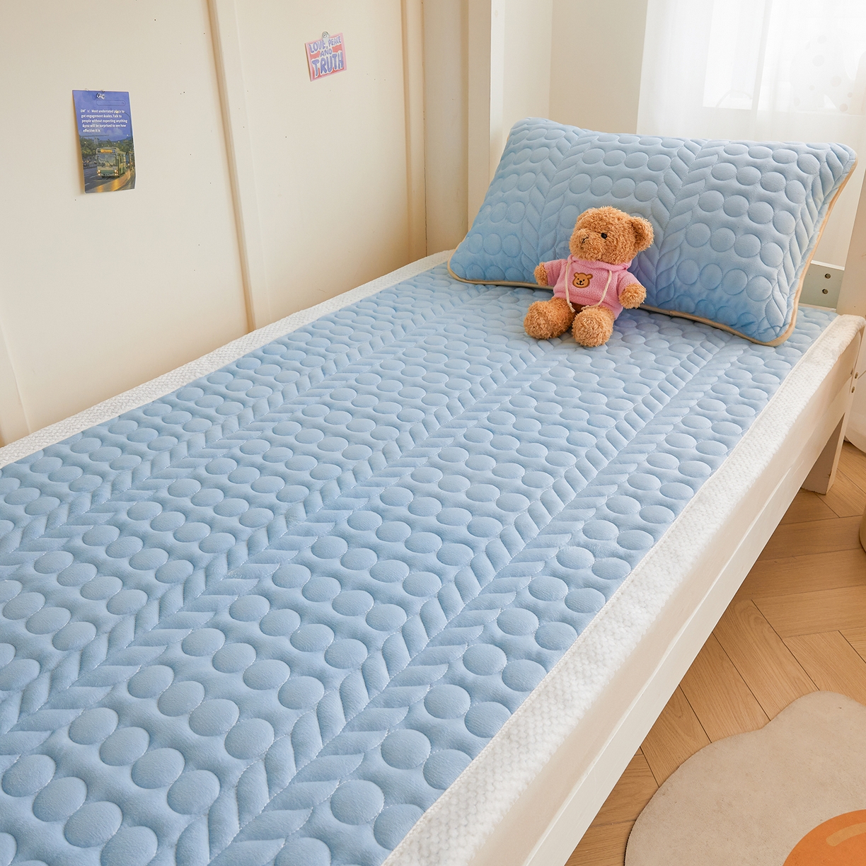 91家纺网 家纺一手货源 找家纺 希廷顿 2025新款保暖水晶绒宿舍床护垫 天空蓝