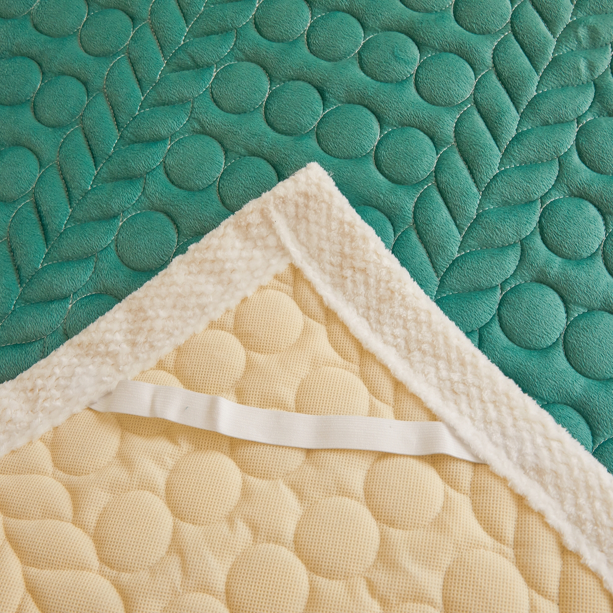 91家纺网 家纺一手货源 找家纺 希廷顿 2025新款保暖水晶绒宿舍床护垫 墨绿色