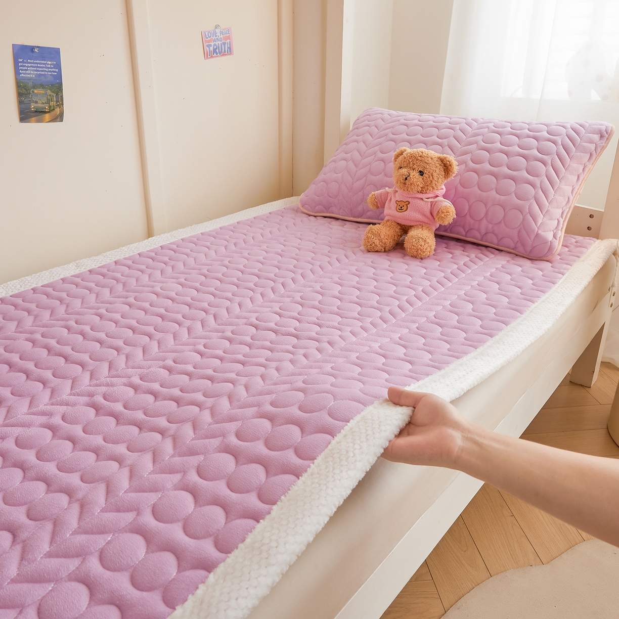 91家纺网 家纺一手货源 找家纺 希廷顿 2025新款保暖水晶绒宿舍床护垫 香芋紫