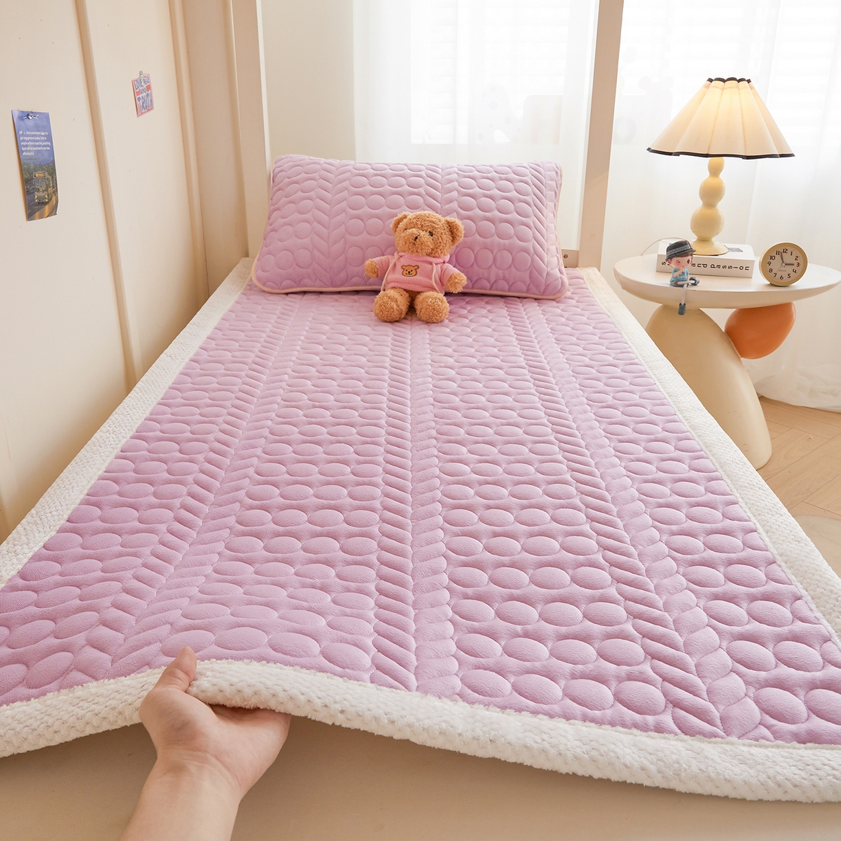 91家纺网 家纺一手货源 找家纺 希廷顿 2025新款保暖水晶绒宿舍床护垫 香芋紫