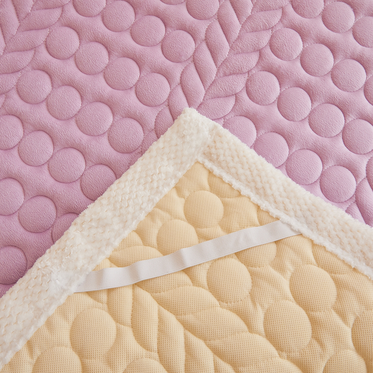 91家纺网 家纺一手货源 找家纺 希廷顿 2025新款保暖水晶绒宿舍床护垫 香芋紫