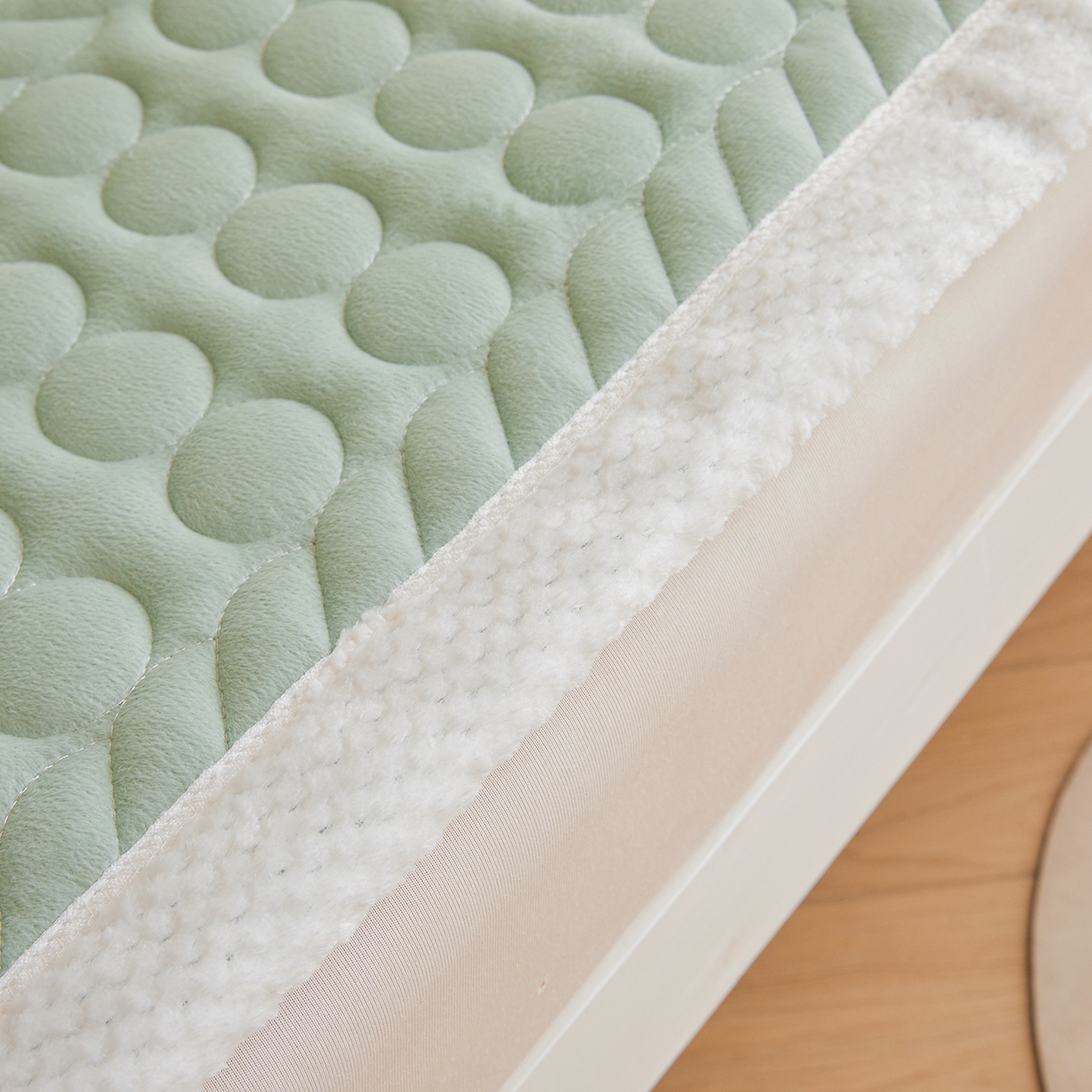 91家纺网 家纺一手货源 找家纺 希廷顿 2025新款保暖水晶绒宿舍床护垫 薄荷绿