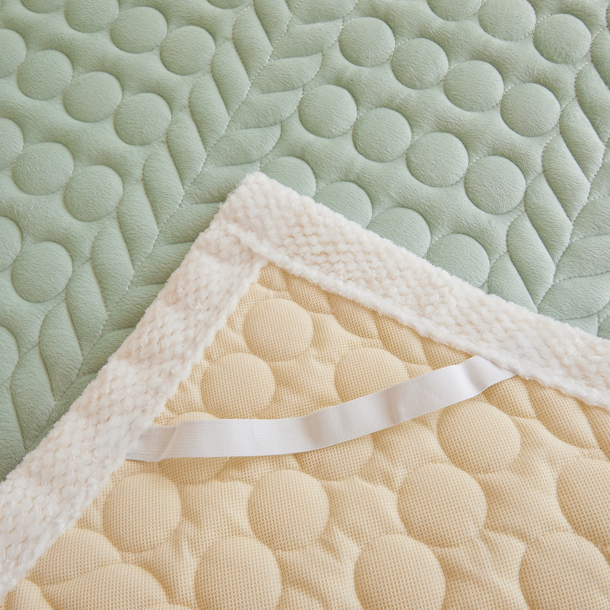 91家纺网 家纺一手货源 找家纺 希廷顿 2025新款保暖水晶绒宿舍床护垫 薄荷绿