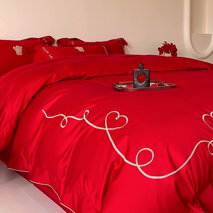 91家纺网 家纺一手货源 找家纺 置顶家纺 2025新款亲肤磨毛刺绣婚庆四件套系列-实拍 恩爱-大红