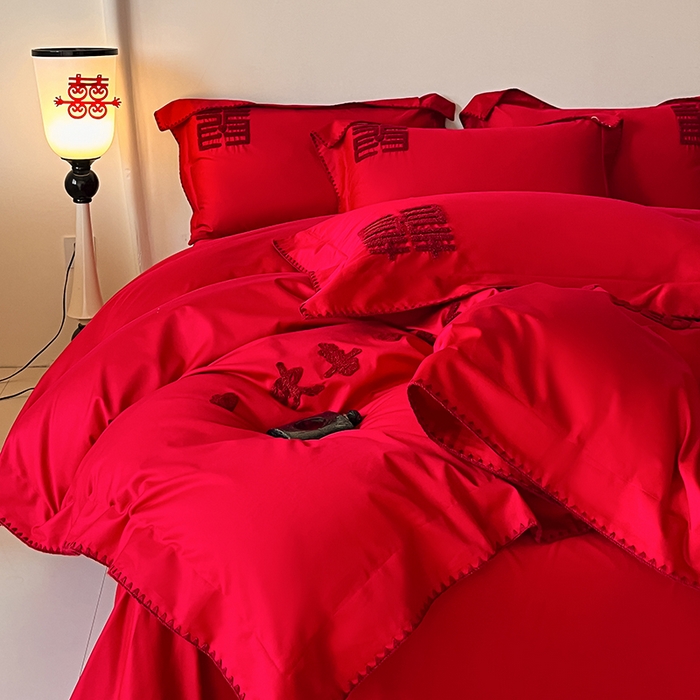 91家纺网 家纺一手货源 找家纺 置顶家纺 2025新款亲肤磨毛刺绣婚庆四件套系列-实拍 欢喜.喜乐-大红