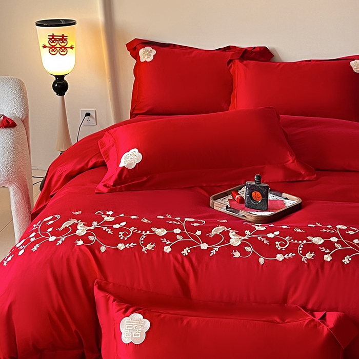 91家纺网 家纺一手货源 找家纺 置顶家纺 2025新款亲肤磨毛刺绣婚庆四件套系列-实拍 金玉满堂-大红