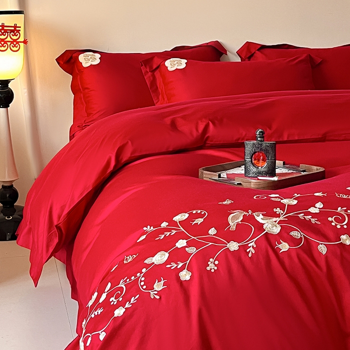 91家纺网 家纺一手货源 找家纺 置顶家纺 2025新款亲肤磨毛刺绣婚庆四件套系列-实拍 金玉满堂-大红