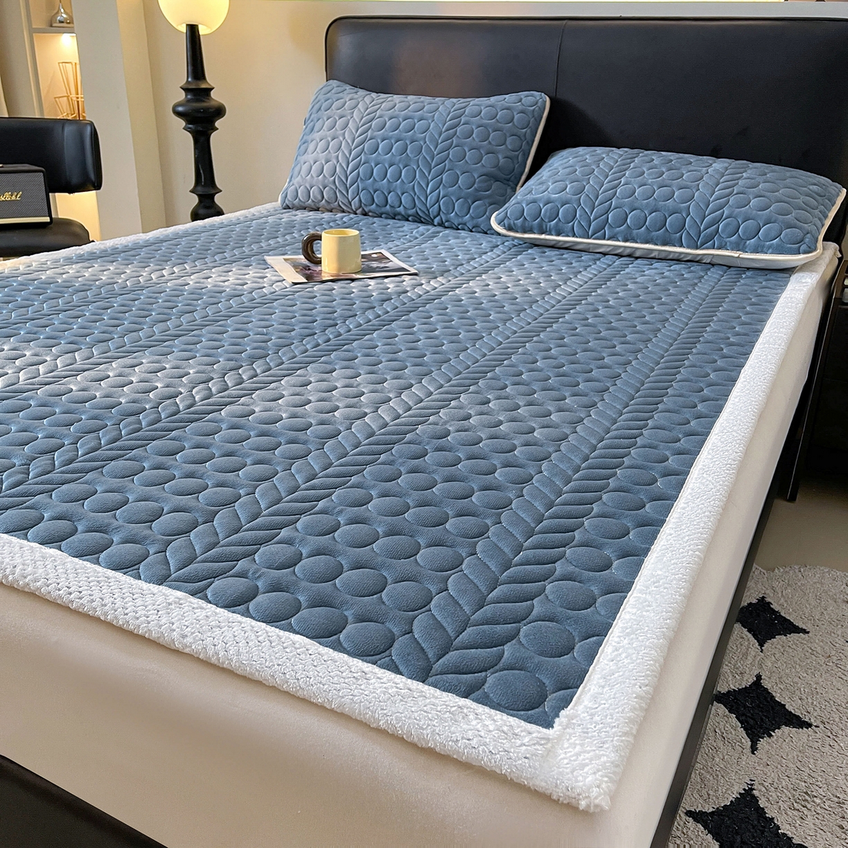 91家纺网 家纺一手货源 找家纺 希廷顿 2025新款加厚水晶绒床护垫 宾利蓝