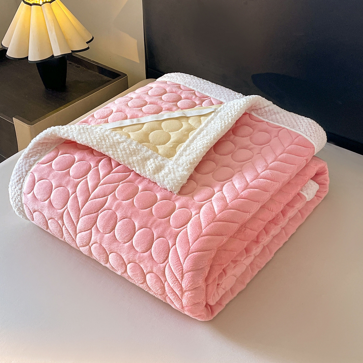 91家纺网 家纺一手货源 找家纺 希廷顿 2025新款加厚水晶绒床护垫 粉玉色