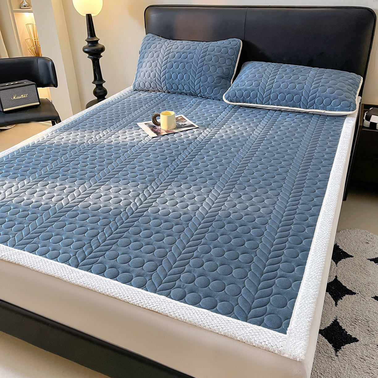 91家纺网 家纺一手货源 找家纺 希廷顿 2025新款加厚水晶绒床护垫 宾利蓝