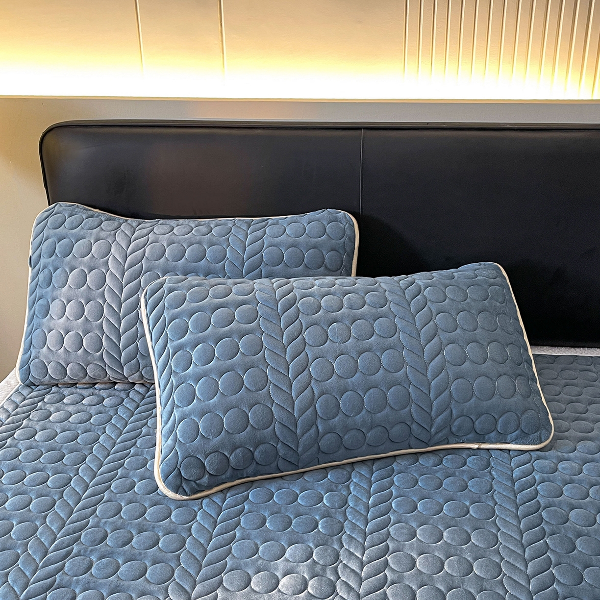 91家纺网 家纺一手货源 找家纺 （总）希廷顿 2025新款加厚水晶绒床护垫