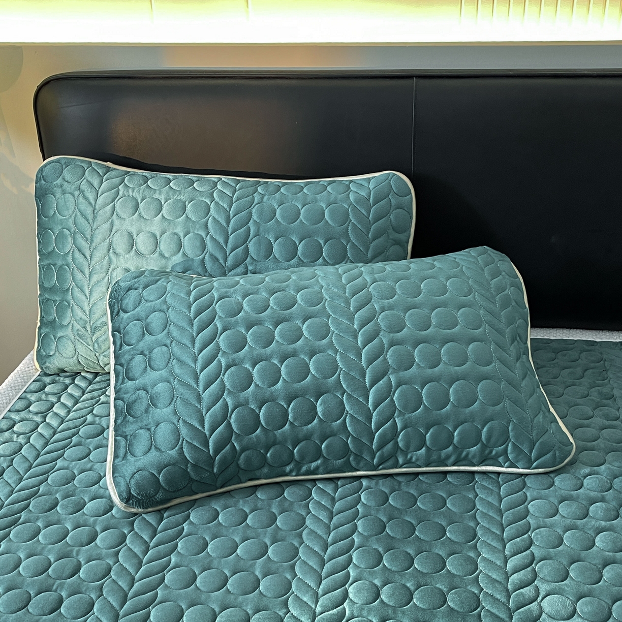 91家纺网 家纺一手货源 找家纺 希廷顿 2025新款加厚水晶绒床护垫 藏青色