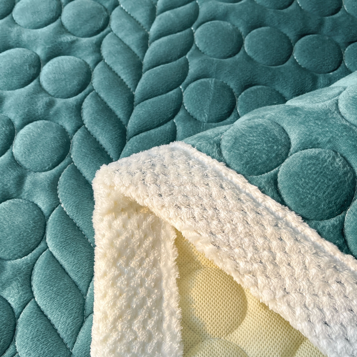 91家纺网 家纺一手货源 找家纺 希廷顿 2025新款加厚水晶绒床护垫 藏青色