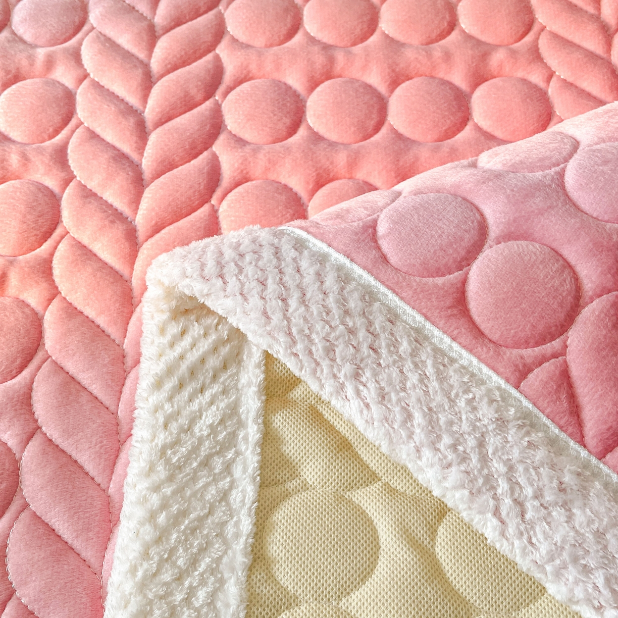 91家纺网 家纺一手货源 找家纺 希廷顿 2025新款加厚水晶绒床护垫 粉玉色