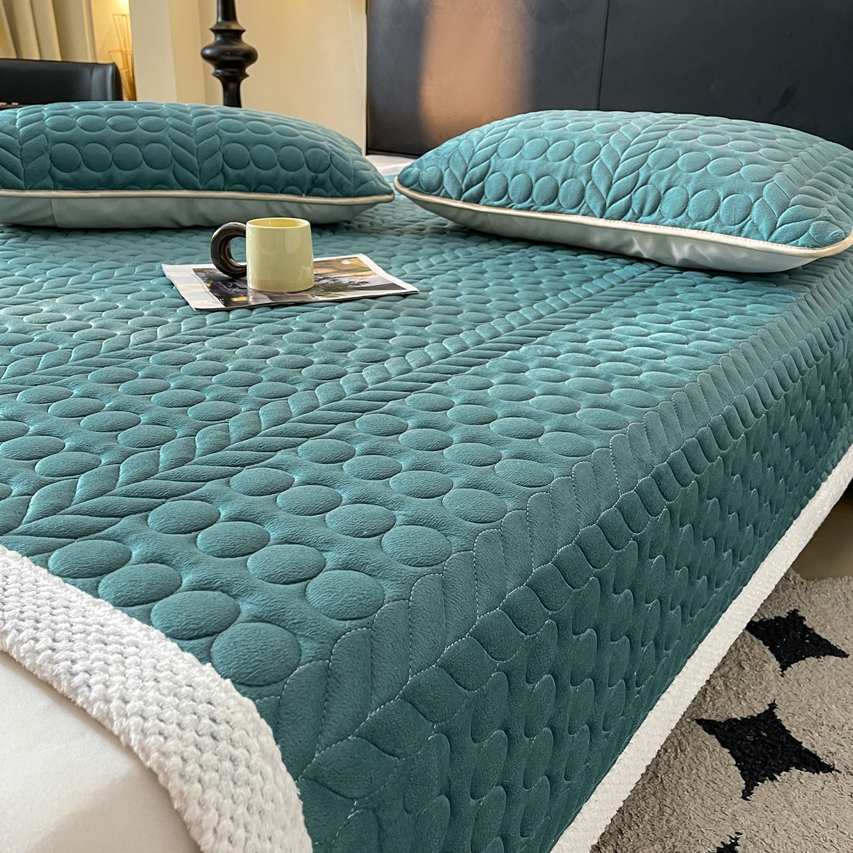 91家纺网 家纺一手货源 找家纺 希廷顿 2025新款加厚水晶绒床护垫 藏青色