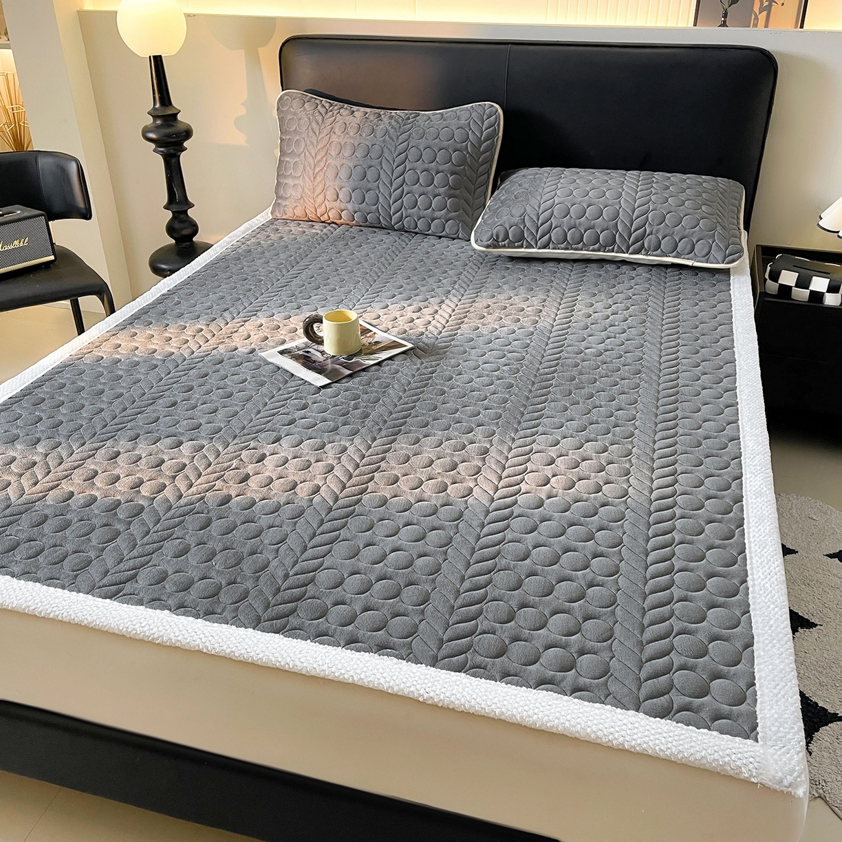 91家纺网 家纺一手货源 找家纺 希廷顿 2025新款加厚水晶绒床护垫 高级灰