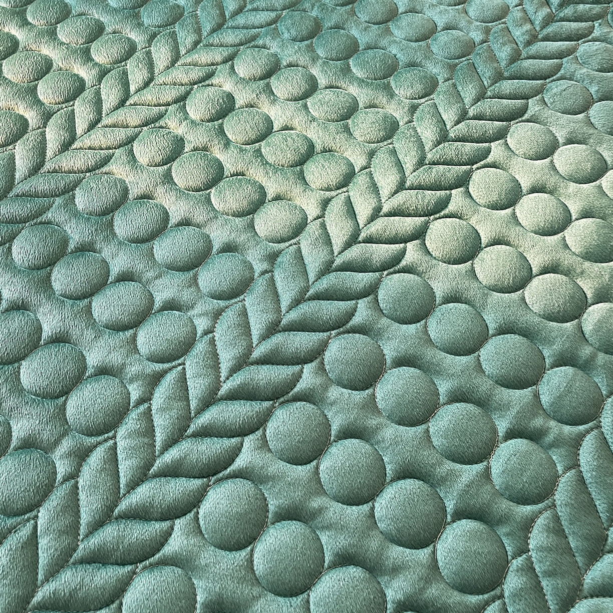 91家纺网 家纺一手货源 找家纺 希廷顿 2025新款加厚水晶绒床护垫 墨绿色