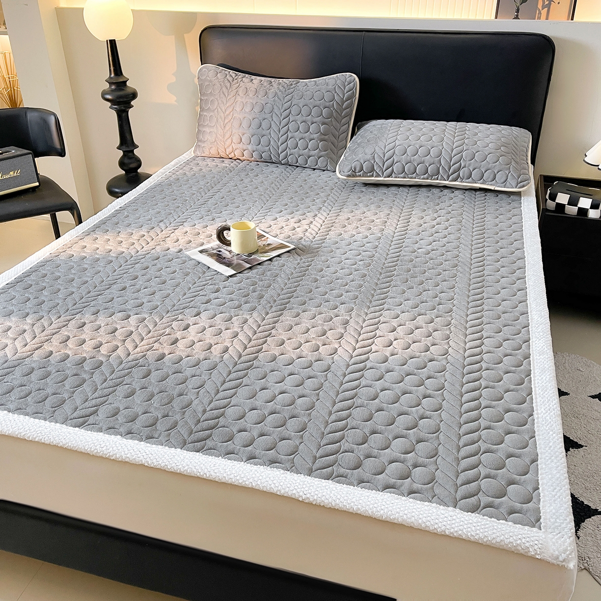 91家纺网 家纺一手货源 找家纺 希廷顿 2025新款加厚水晶绒床护垫 绅士灰