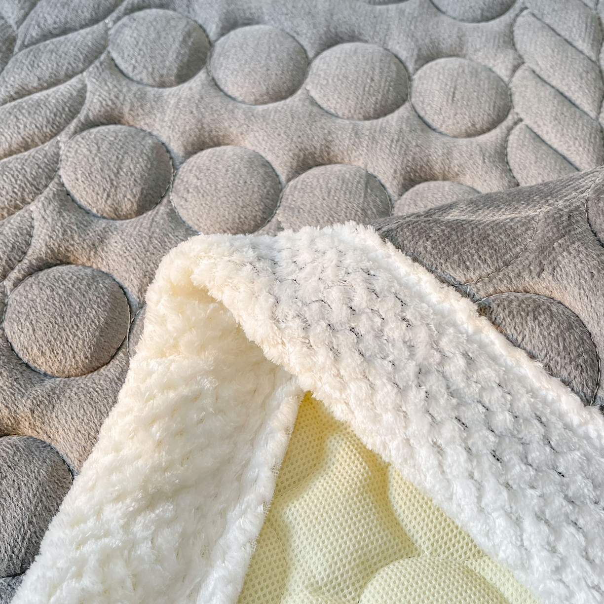 91家纺网 家纺一手货源 找家纺 希廷顿 2025新款加厚水晶绒床护垫 绅士灰