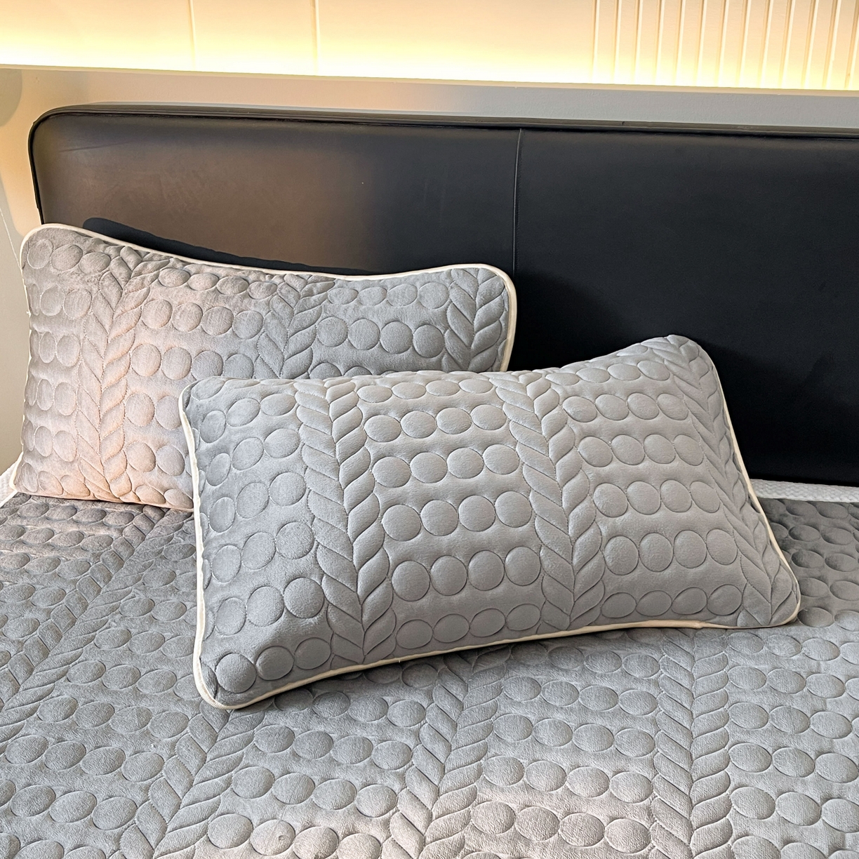 91家纺网 家纺一手货源 找家纺 希廷顿 2025新款加厚水晶绒床护垫 绅士灰