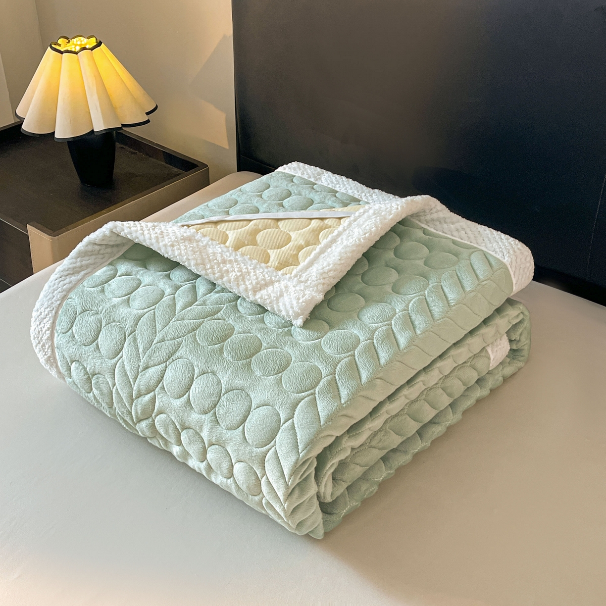 91家纺网 家纺一手货源 找家纺 希廷顿 2025新款加厚水晶绒床护垫 薄荷绿