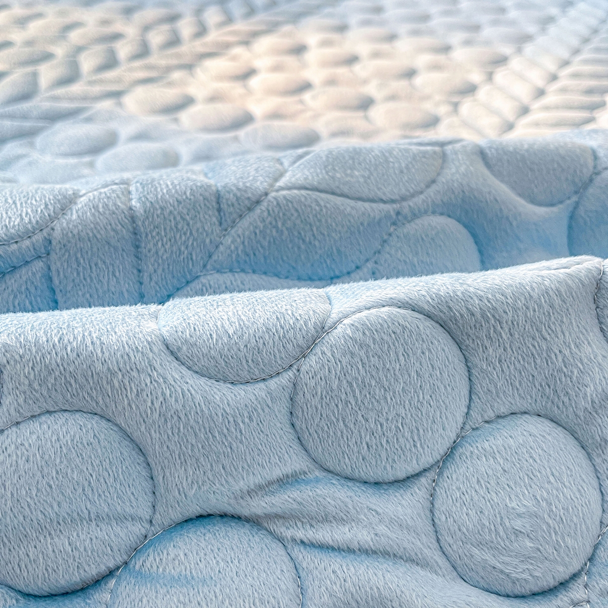 91家纺网 家纺一手货源 找家纺 希廷顿 2025新款加厚水晶绒床护垫 天空蓝