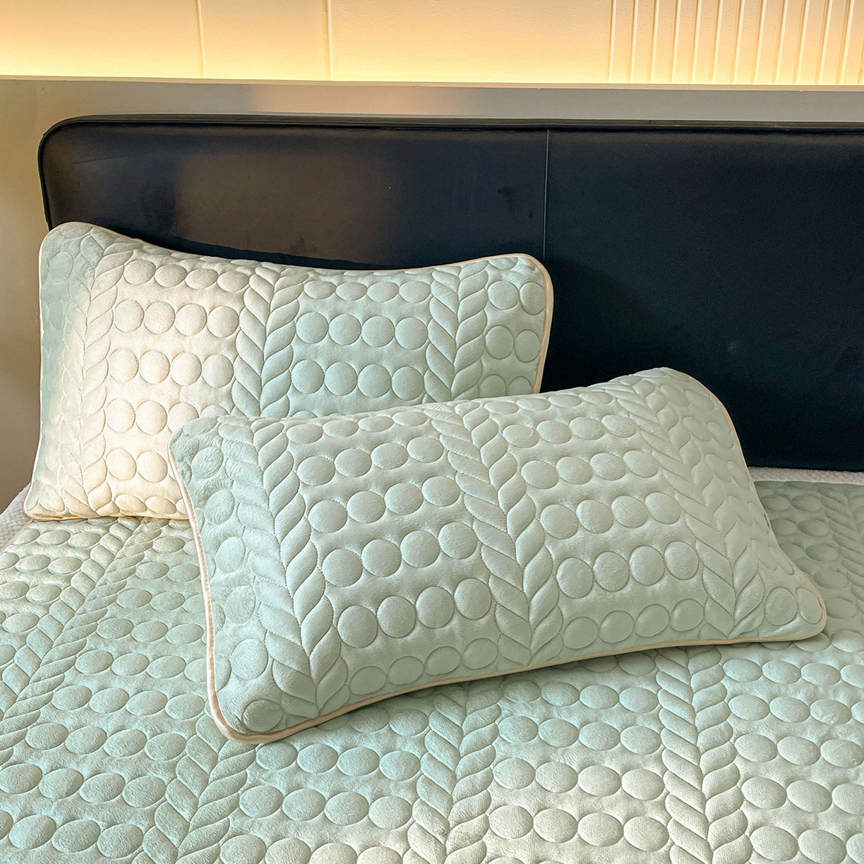 91家纺网 家纺一手货源 找家纺 希廷顿 2025新款加厚水晶绒床护垫 薄荷绿